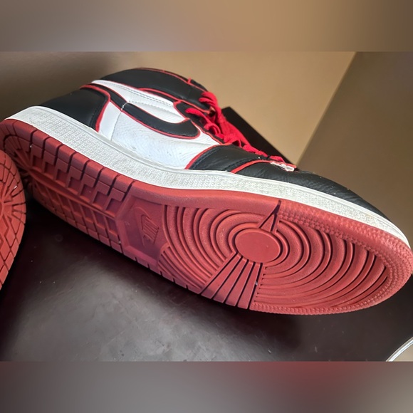 MEN’S NIKE AIR JORDAN I 1 RETRO OG HIGH BLOODLINE BLACK RED sz 12 - Picture 8 of 9